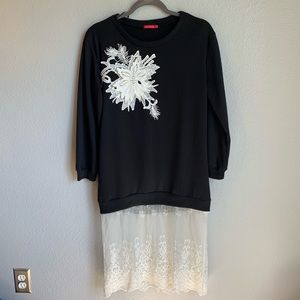 2 xtremz Black & Off White Sweatshirt with Lace Womens Large